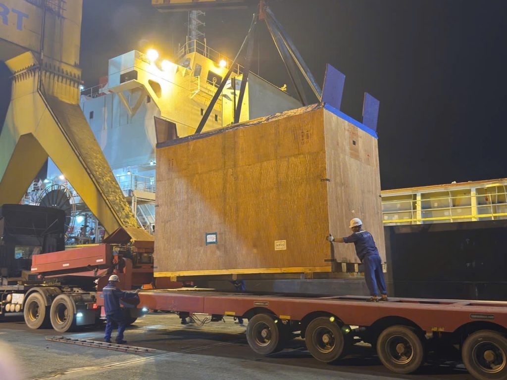 Chuẩn bị kích thước, trọng lượng và ảnh máy móc để báo giá vận chuyển